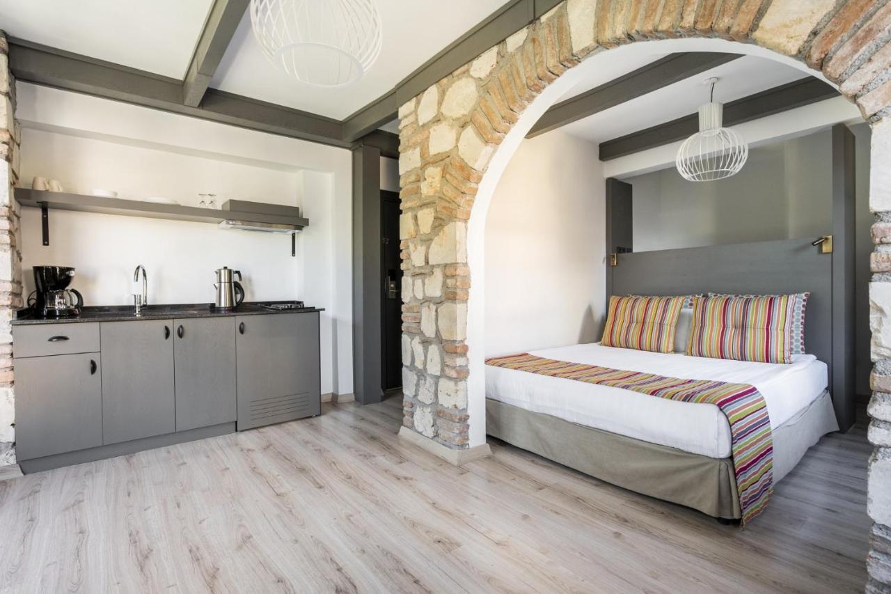 Ferienwohnung Lovely Studio Flat Near Hadrians Gate Antalya Exterior foto
